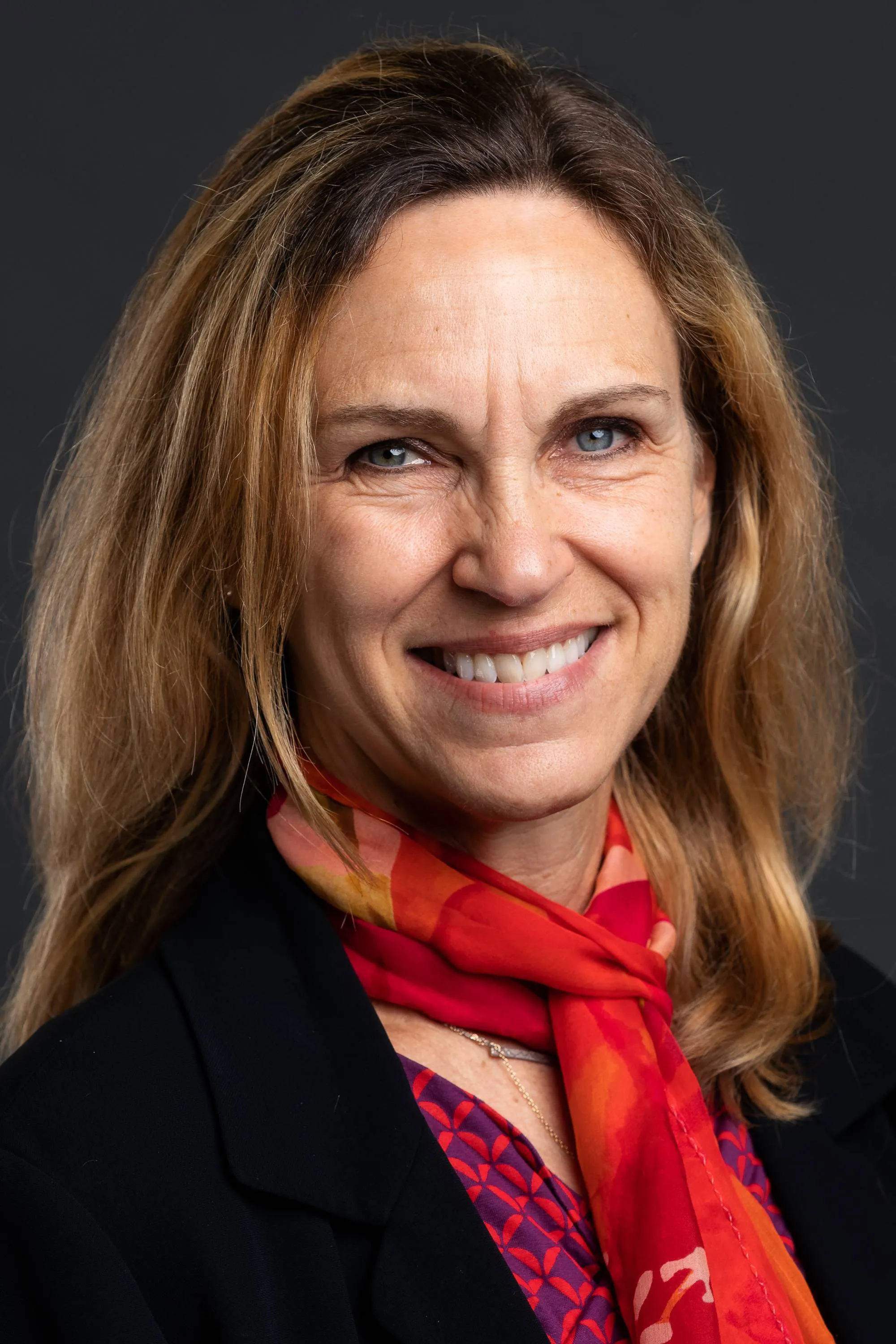 Headshot of Sara Bongiorni